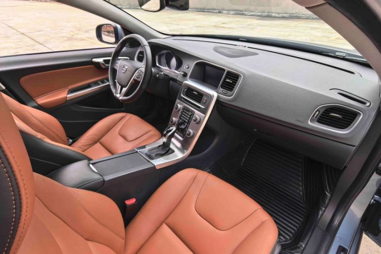 Used Volvo S60 2018 S60L T4 Smart & Ambitious Edition
