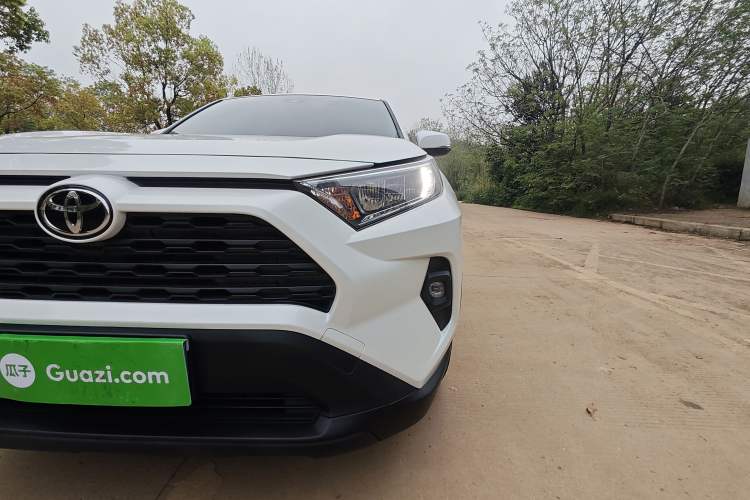 Used Toyota RAV4 2023 2.0L CVT Two-Wheel Drive Urban Edition Exterior 10