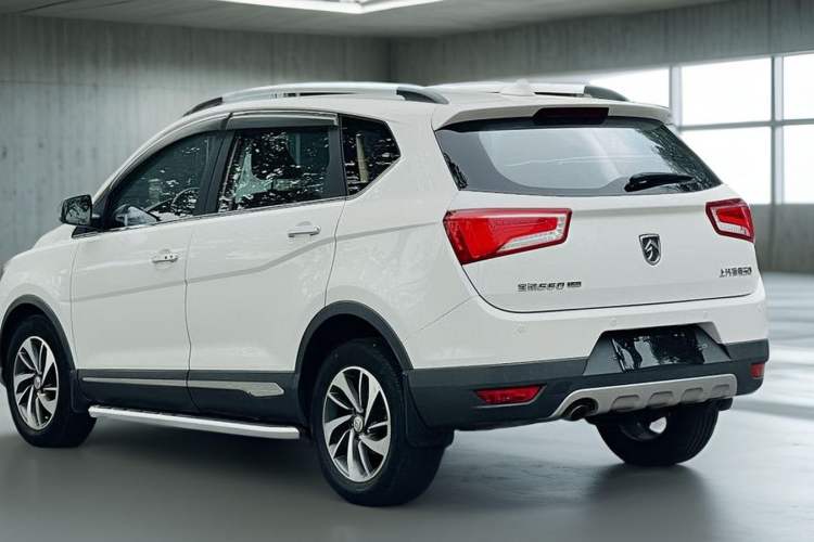 Used Baojun 560 2016 1.5T Manual Luxury Model Exterior 8