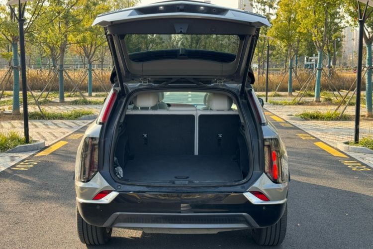 Used Cadillac OPTIQ 2024 Standard Range Version