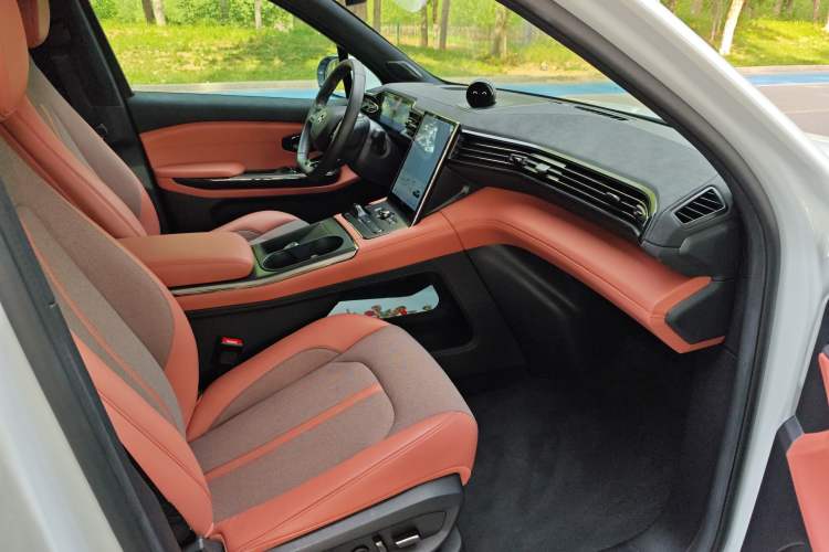 Used Nio EC6 2020 430 km Sport Version Right Front Seat