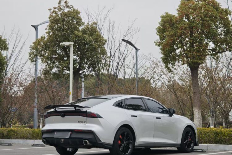 Used CHANGAN UNI-V 2022 1.5T Prestige Version
