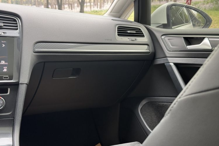 Used Volkswagen Golf 2020 Zhiai Edition 280TSI DSG Luxury Model Interior 9