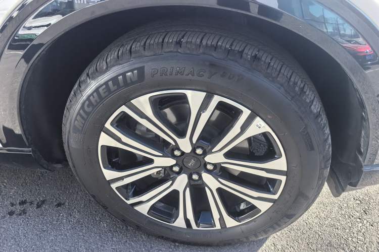 Used Ford Explorer 2024 2.3T EcoBoost Four-Wheel Drive Titanium Edition 6 Seats