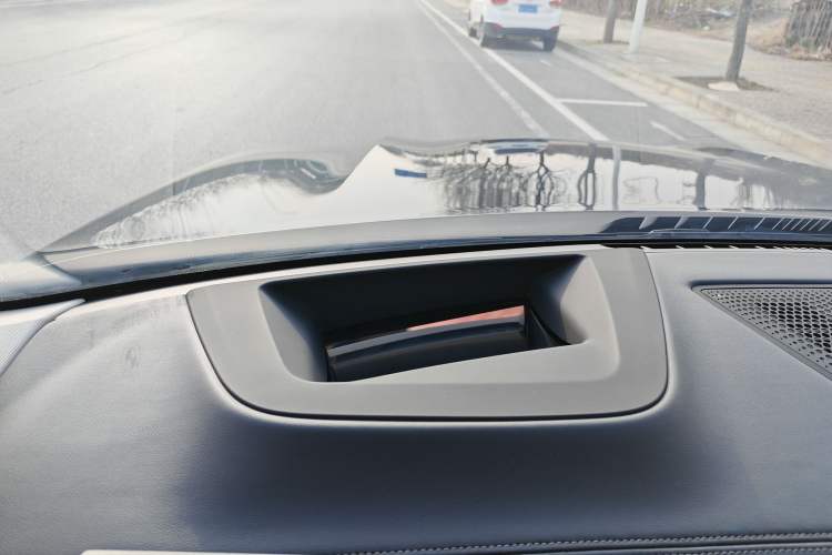 Used BMW X5 2023 xDrive 30Li Luxury M Sport Package
