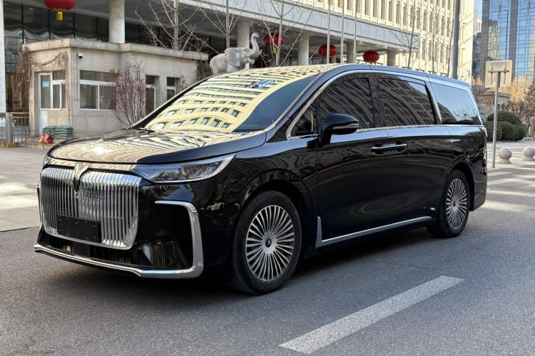 Used VOYAH Dream 2025 PHEV Four-Wheel Drive Excellence Kunpeng Edition