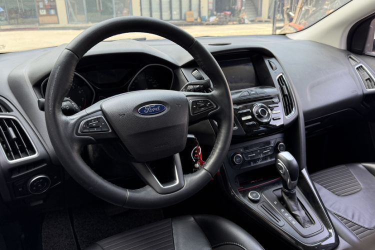 Used Ford Focus 2017 Sedan 1.6L Automatic Fashion Edition Smart Drive Version
