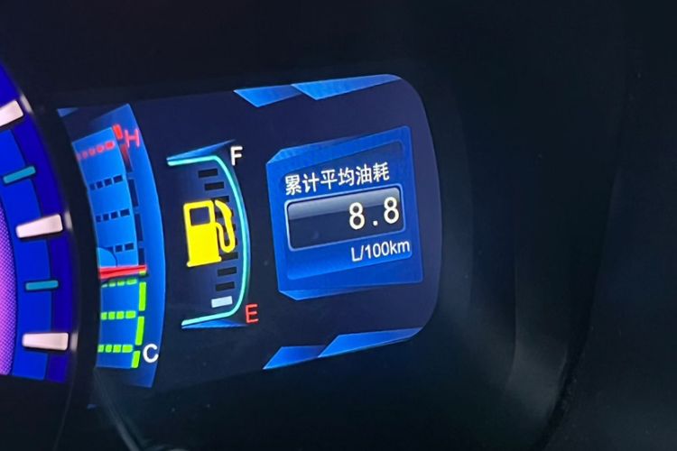 Used BYD M6 2015 2.4L Automatic Prestige Edition
