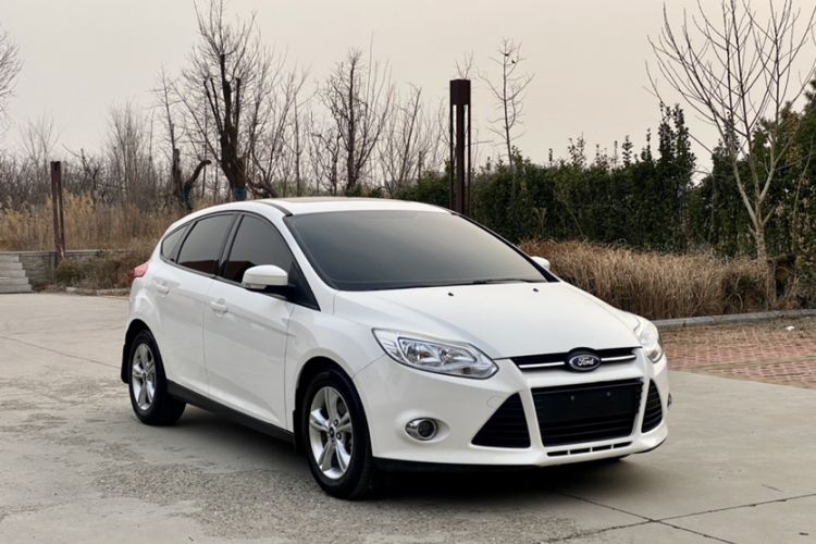Used Ford Focus 2012 Hatchback 1.6L Manual Fashion Edition
