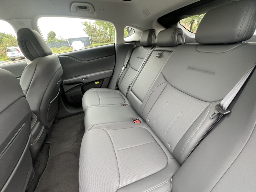 XPeng G6 2026 Model Range-Extending 1704 Max — снимка 15