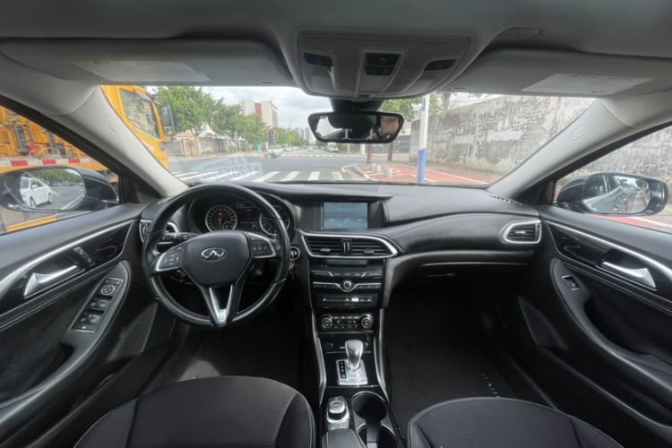 Used Infiniti QX30 2017 1.6T Two-Wheel-Drive Sport Edition