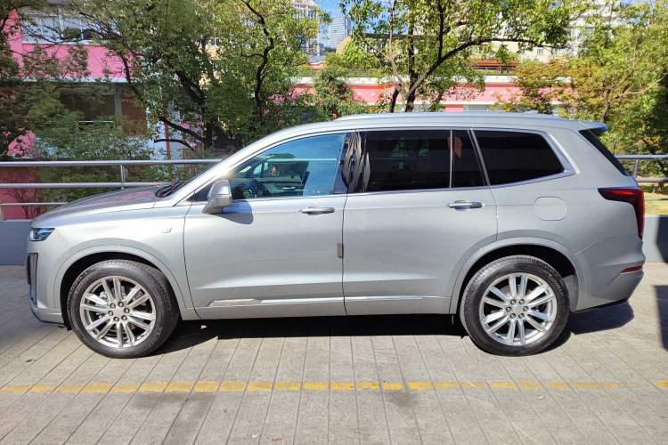 Used Cadillac XT6 2022 2.0T Six-Seater Four-Wheel Drive Luxury Version
