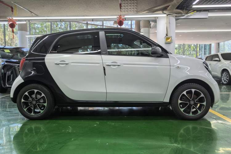 Used smart forfour 2016 1.0L 52 kW Passion Edition