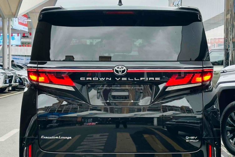 Used Toyota Vellfire 2024 Crown Dual-Engine 2.5L Ultimate Edition