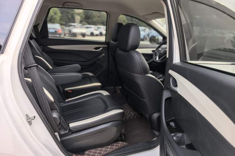 Used Baojun 360 2021 1.5L Manual Elite Edition Interior 4