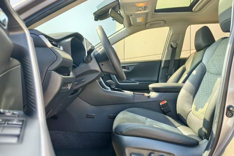 Used Toyota RAV4 2022 2.0L CVT 4x4 Style Plus Edition
