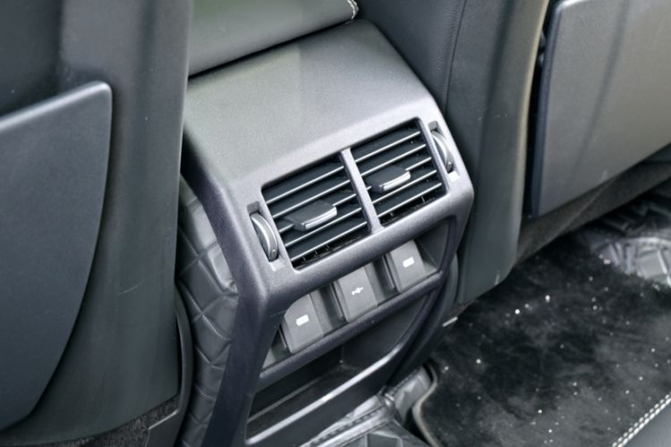 Used Land Rover Discovery Sport New Energy 2022 Facelifted P300e Plug-in Hybrid Electric Version