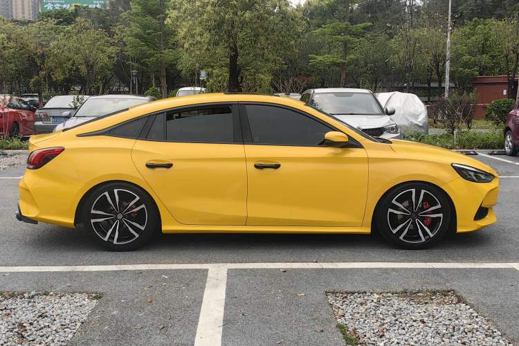 Used MG 5 2021 180 DVVT Manual Youth Luxury Edition