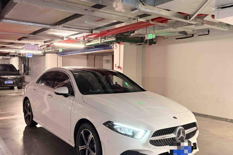 Used Mercedes-Benz A-Class 2022 Revised Version A 200 L Sport Sedan Fashionable Style Exterior 1