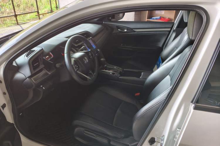 Used Honda Civic 2021 HATCHBACK 220TURBO CVT Trendy Cool Edition Interior 3