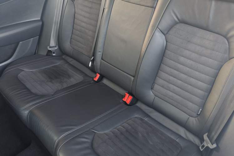 Used Volkswagen Magotan 2016 1.8TSI Luxury Comfort Model Interior 4