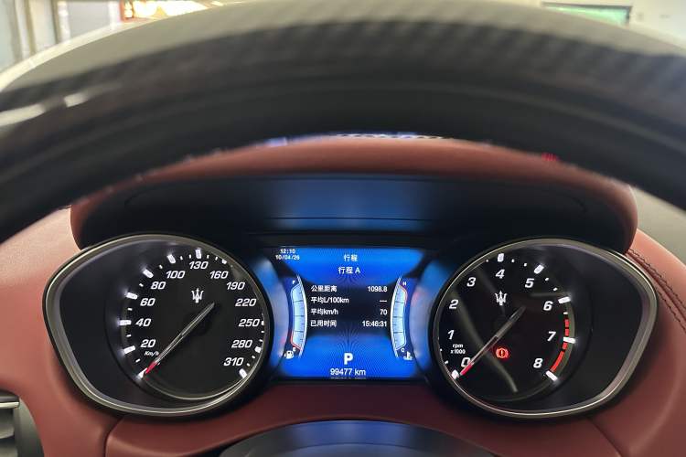 Used Maserati Levante 2016 3.0T Standard Edition Odometer Close Up