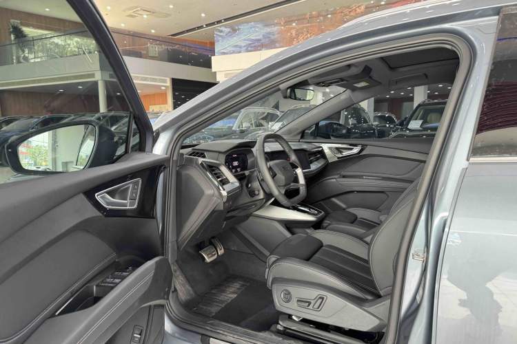 Used Audi Q4 e-tron 2024 40 e-tron Adventure Edition Interior 3