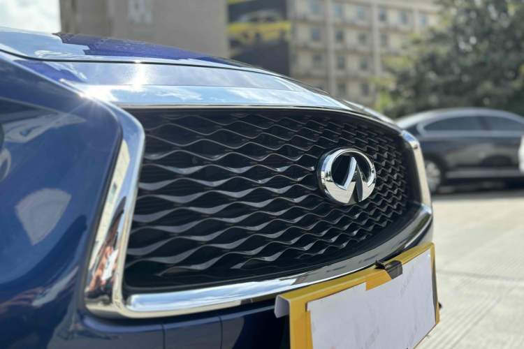 Used Infiniti Q50L 2018 2.0T Comfort Edition China VI Standard
