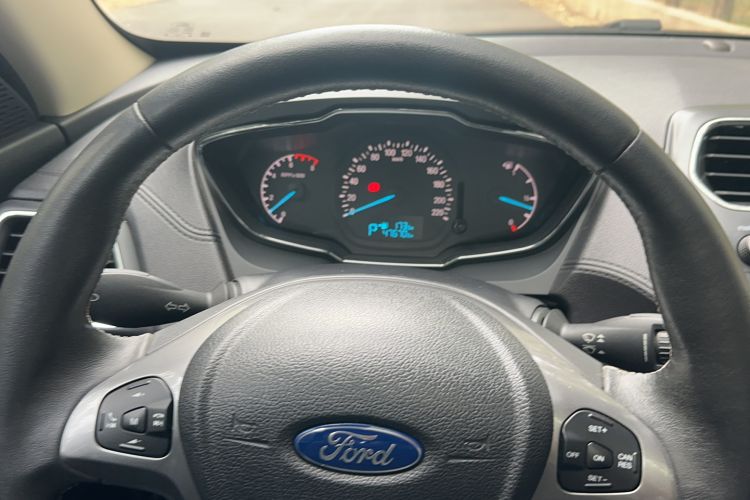 Used Ford Escort 2015 1.5L Automatic Fashion Model