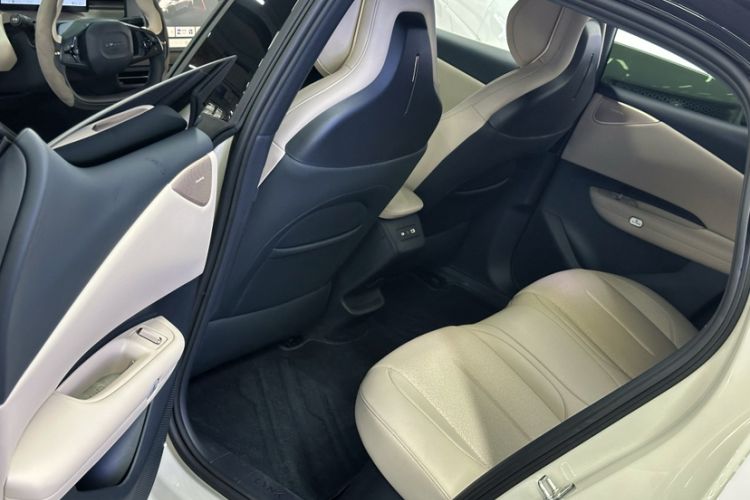 Used Lynk & Co Z20 2025 530 km Range Rear-Wheel Drive Pro
