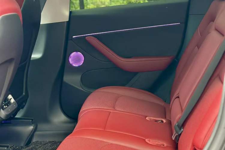 Used Tesla Model Y 2024 Rear-Wheel-Drive Version Interior 10