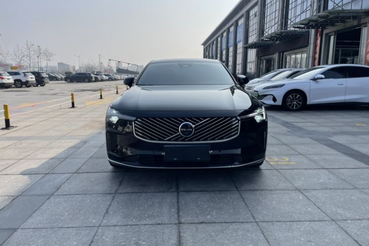 Used Volvo S90 2026 B5 Zhiyuan Luxury Edition
