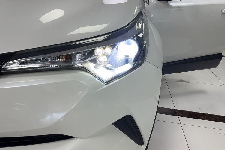 Used Toyota IZOA 2018 2.0L Yichi Edition China V Standard