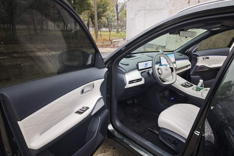 Used Geely Galaxy Xingjian 7 EM-i 2025 120km Flagship Edition Interior 7