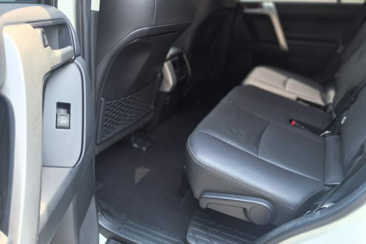 Used Toyota Prado 2018 3.5L Automatic TX-L Interior 6