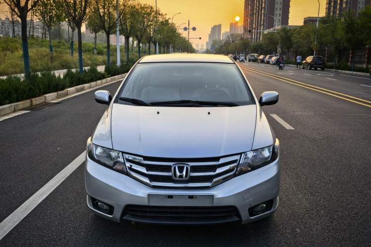Used Honda City Classic 2012 1.5L manual Comfort version
