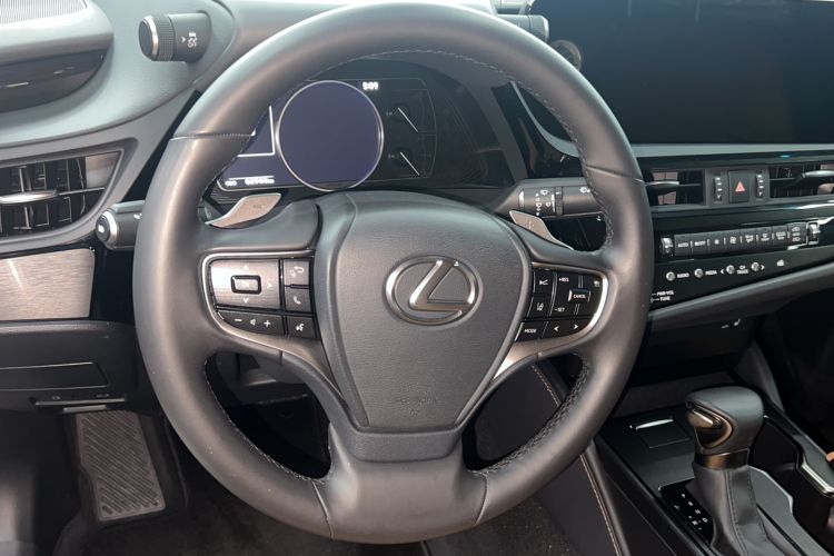 Used Lexus ES 2023 200 Excellence Edition