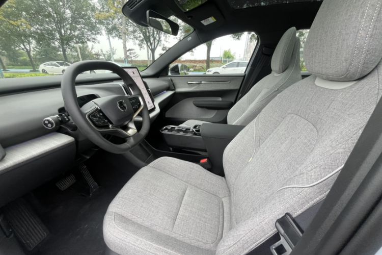 Used Volvo EX30 2025 Rear-Drive Long-Range Version Ultra