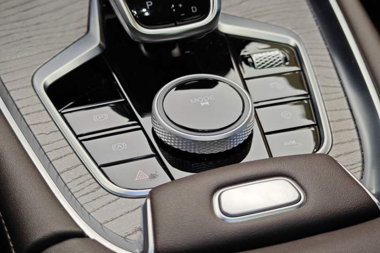 Used Chery Tiggo 8 PLUS 2024 Champion Edition 290TGDI DCT Deluxe Version 7-Seater Interior 6