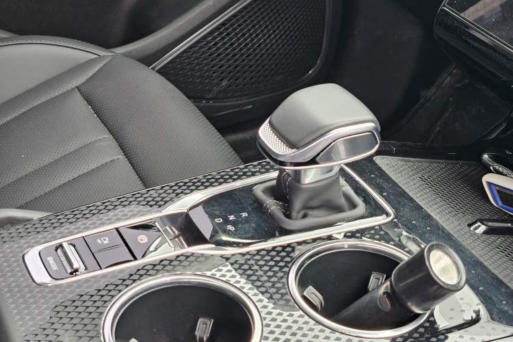 Used Hongqi HS3 PHEV 2024 PHEV 115km Jingwei Edition Gear Lever