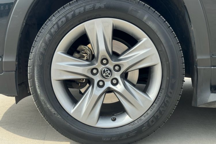 Used Toyota Highlander 2018 2.0T Four-Wheel Drive Prestige Version 7 Seats China VI Standard
