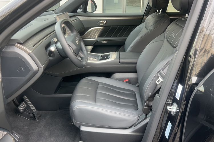 Used ONVO Luxeed L90 2025 Model—Max Six-Seater Version
