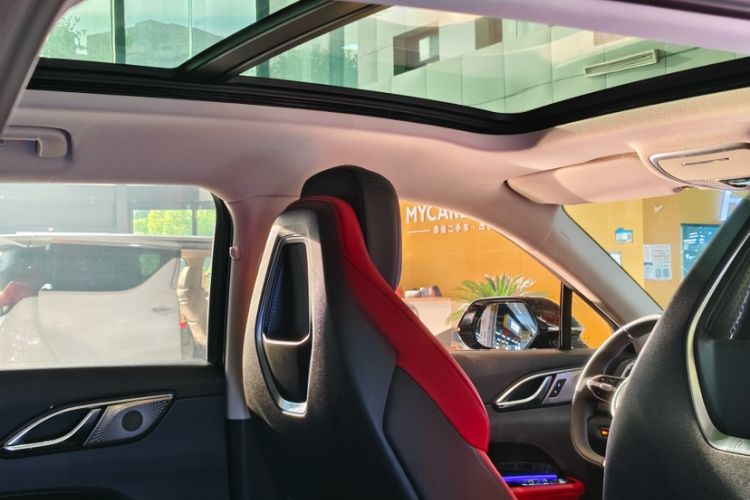 Used Hongqi HS3 2023 1.5T Two-Wheel Drive Shanwei Edition Headliner