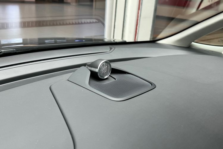 Used Volvo EM90 2025 Ultra Six-Seater