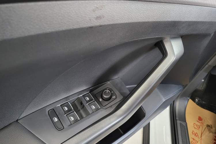 Used Volkswagen Tacqua 2023 200TSI DSG Joy-Connect Edition