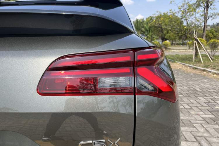 Used Citroen C5 X 2021 1.6T Enjoy the Extraordinary Exterior 8