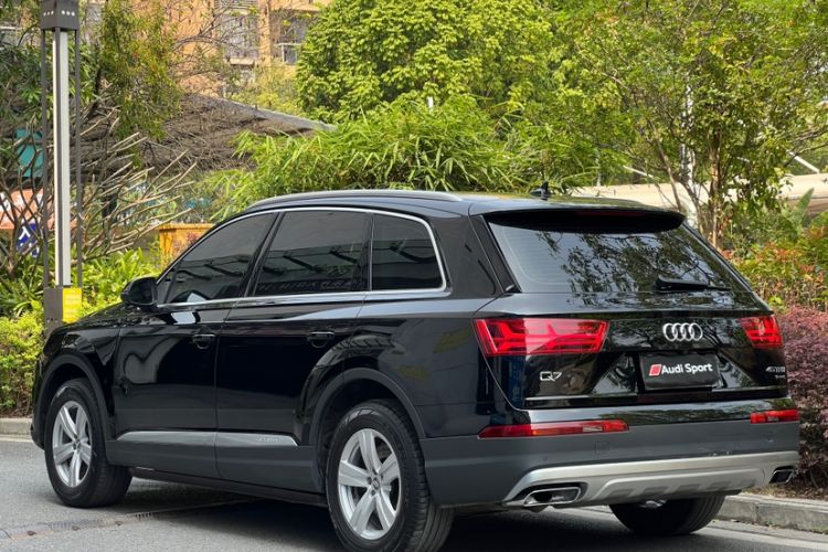 Used Audi Q7  Exterior 4