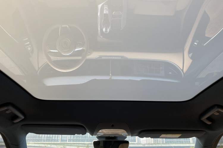 Used VOYAH FREE 2023 Four-Wheel Drive Extended-Range Model with Ultra-Long Range