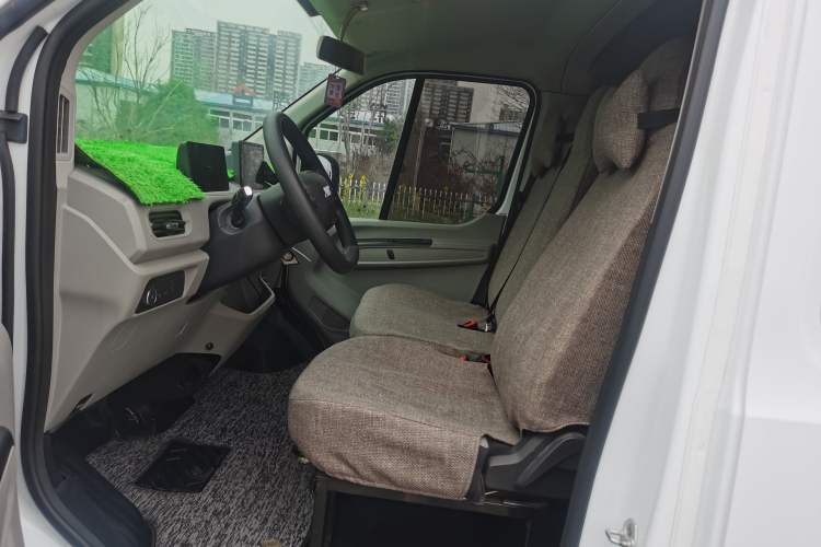 Used JMC E Fushun 2025 Model, Open Window Version, 41.86 kWh, Short Axle, Low-roof