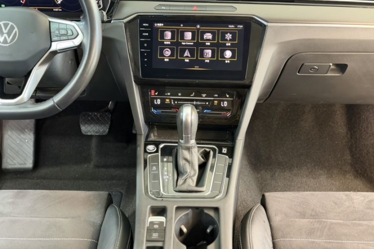 Used Volkswagen Magotan 2020 330TSI DSG Luxury Edition Audio And AC Panel